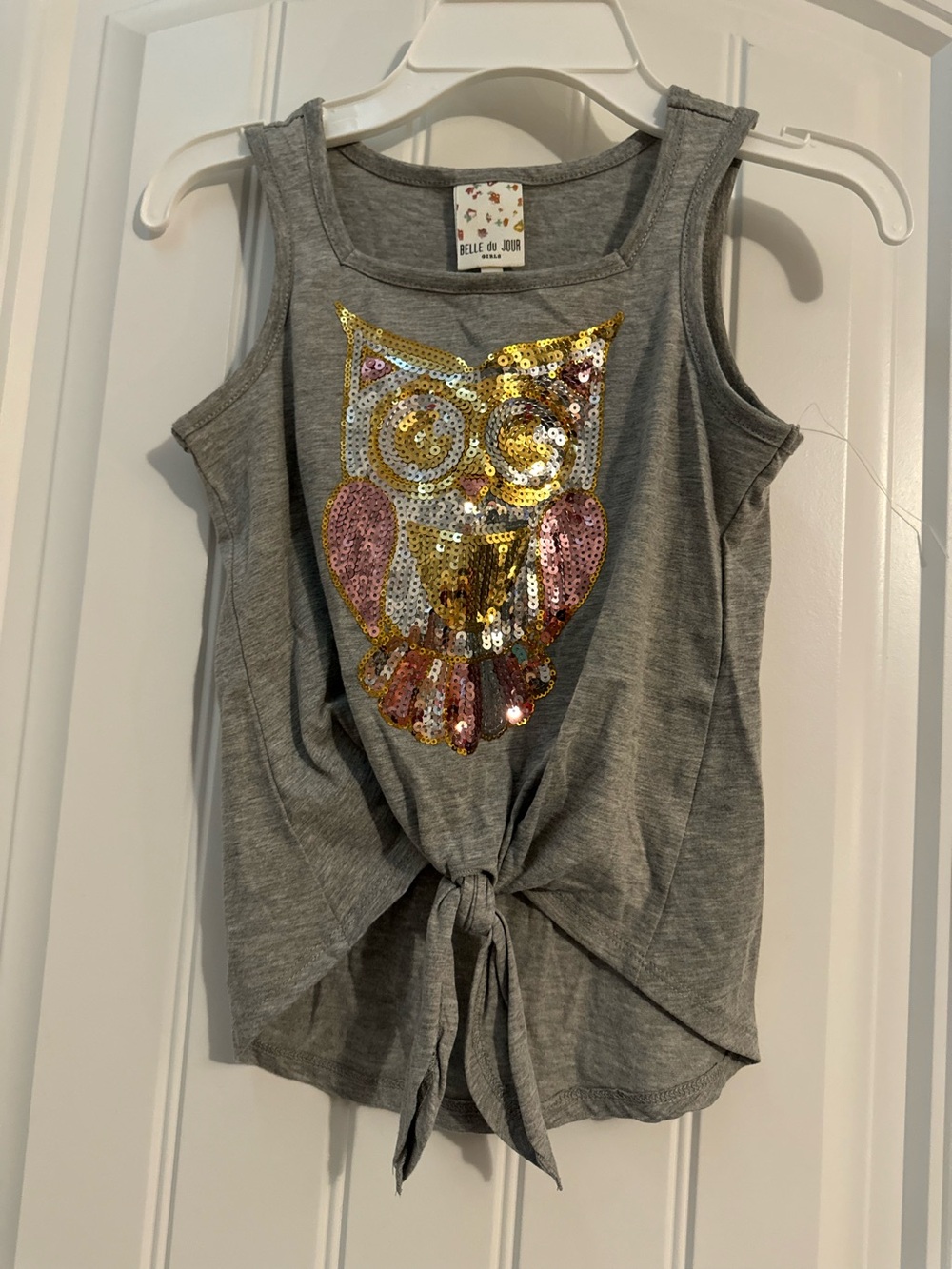 Adorable Belle du Jour girls size S gray sleeveless knit front sequin owl shirt